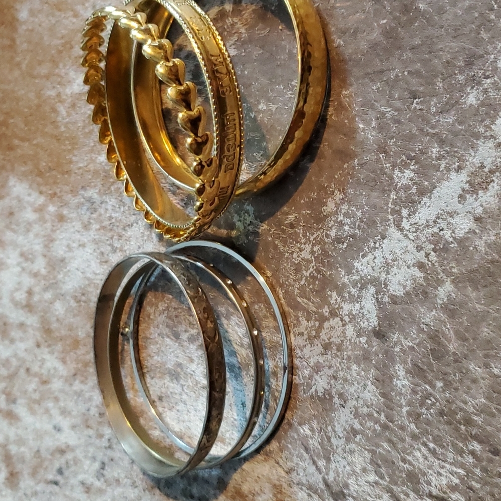 Bracelets - Picture 2 of 4